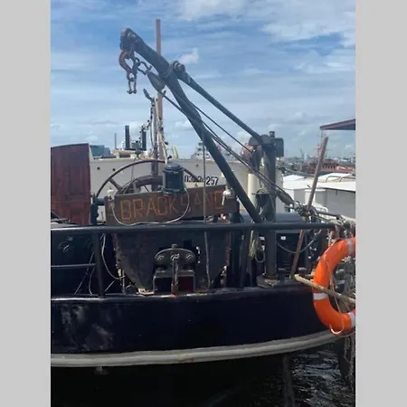 Sustainable Authentic Ship Amsterdam City *